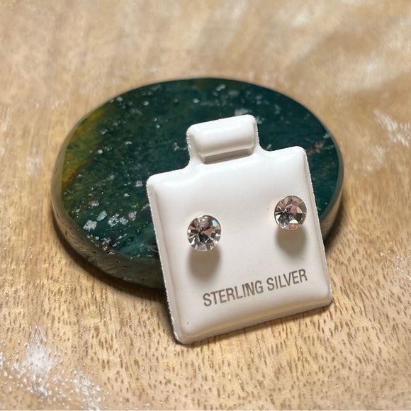 NEW CZ 925 Sterling Silver Stud Earrings - Picture 2 of 9